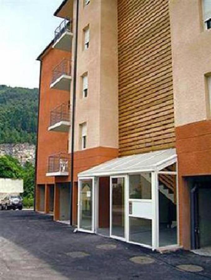 Superbe Appart Avec De Parking Gratuit Sur Place Lourdes Exterior foto